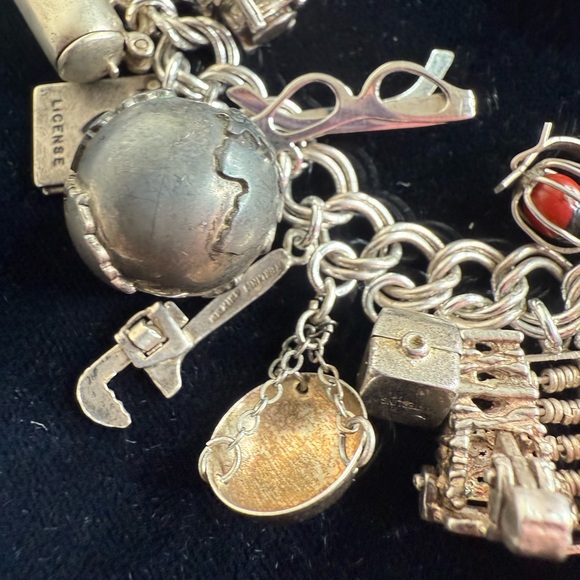 Vintage Moveable LOADED Sterling 925 Silver Articulated Charm Bracelet 89.3 G - Picture 4 of 16